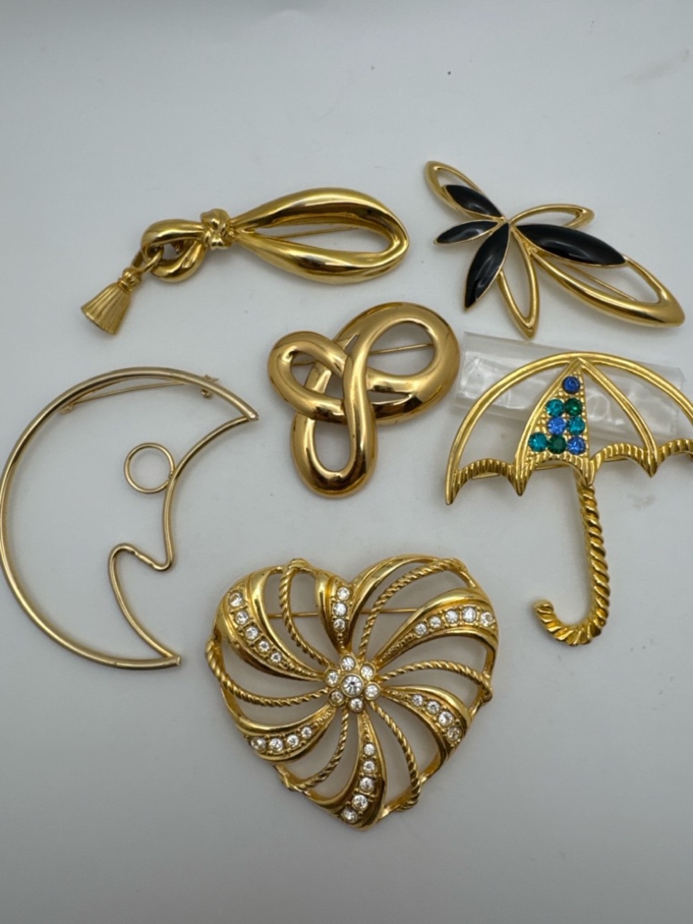 Vintage Gold Tone Brooch Lot